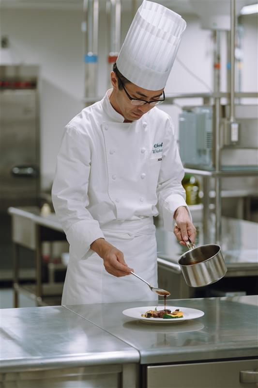 <span class='hp_fzXLarge'>レストラン シャンボール</span><br>シェフ 渡部 玲