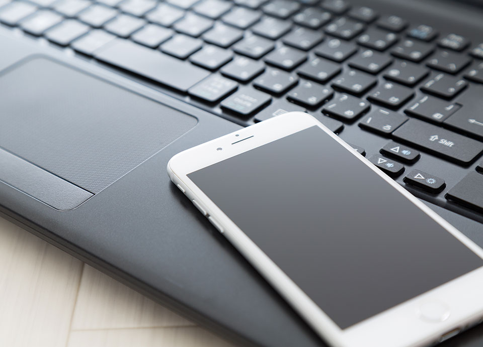 全客室のWi-Fi接続が無料 全客室のWi-Fi接続が無料 客室では無料Wi-Fiで快適にインターネットをご利用いただけます。全客室のWi-Fi接続が無料客室では無料Wi-Fiで快適にインターネットをご利用いただけます。