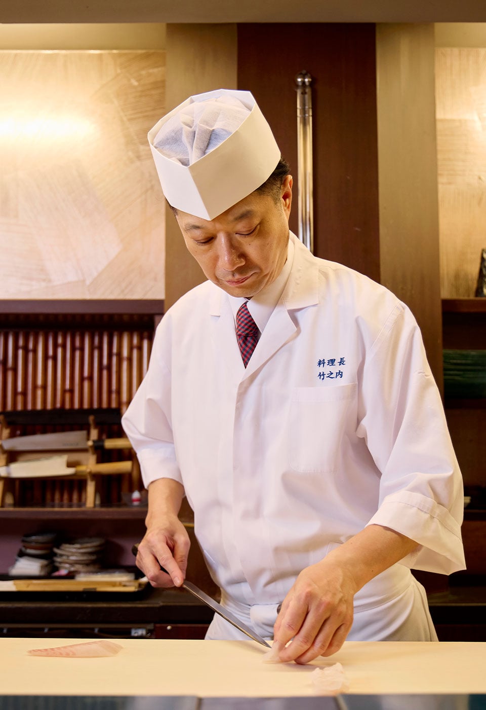 カウンター割烹 <br class='sp_only'>みおつくし料理長 <br >竹之内 猛友